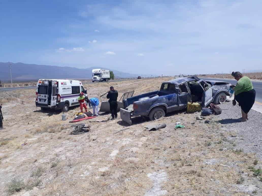 Dos personas lesionadas fue el saldo que dejo la volcadura de una camioneta