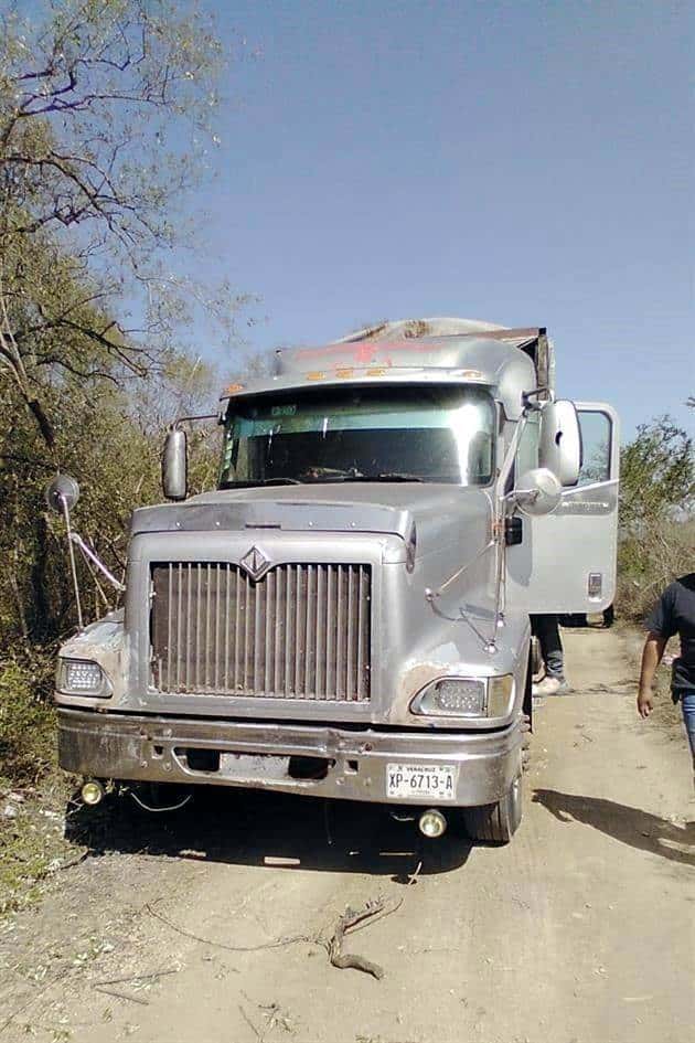 Rescataron un grupo de 124 migrantes centroamericanos, que eran trasladados en la caja de un tráiler