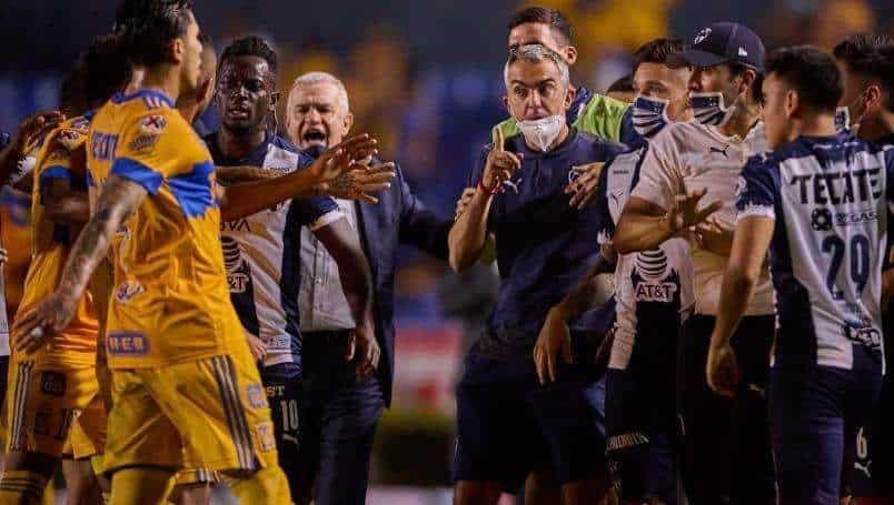 Los escándalos  de Aguirre como entrenador