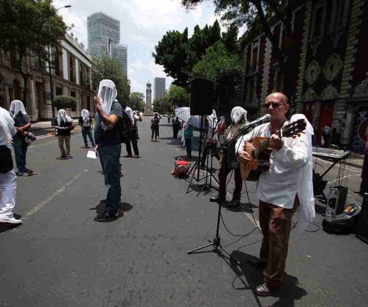 Servicios reportan mayor caída anual de actividad económica