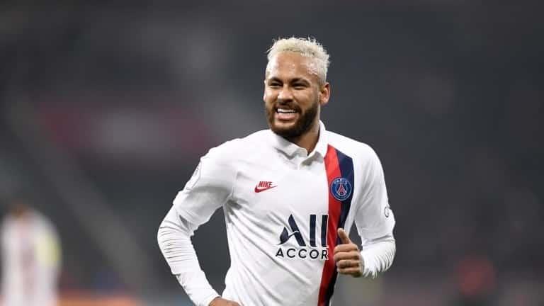 Neymar no da pistas de su renovación con PSG
