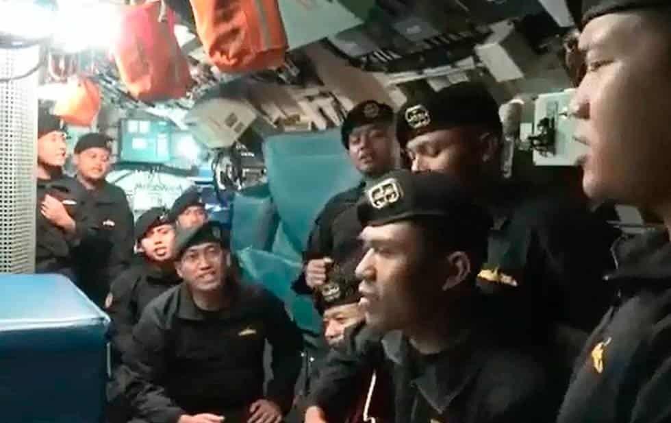 Cantan ‘Adiós’, 53 tripulantes de submarino antes del fin
