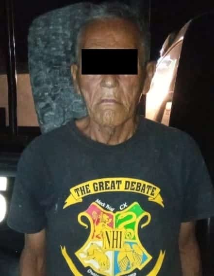 El hombre de la tercera edad, llevaba cuatro envoltorios con droga y tenían las siglas de un grupo delictivo
