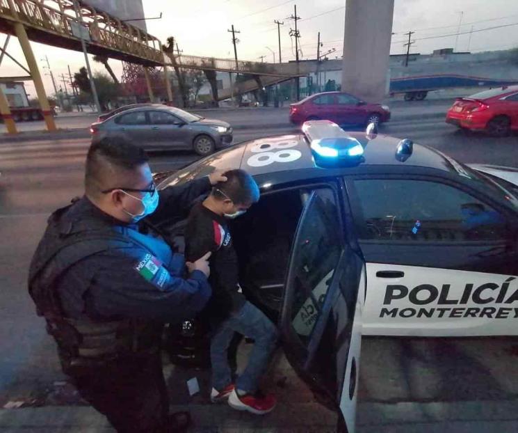Detienen a ladrón de accesorios de autos
