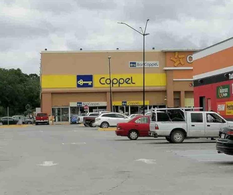 Roban en tienda departamental y los detienen
