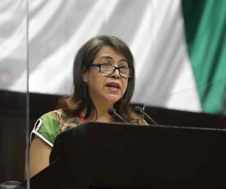 Busca regular consumo de “comida chatarra” en escuelas