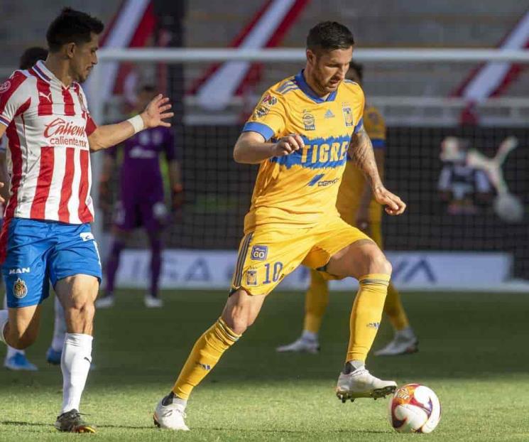 Tigres y Chivas empatan 0-0