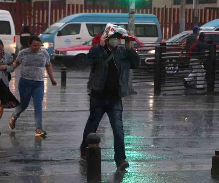 Prevén lluvias aisladas con descargas eléctricas en CDMX
