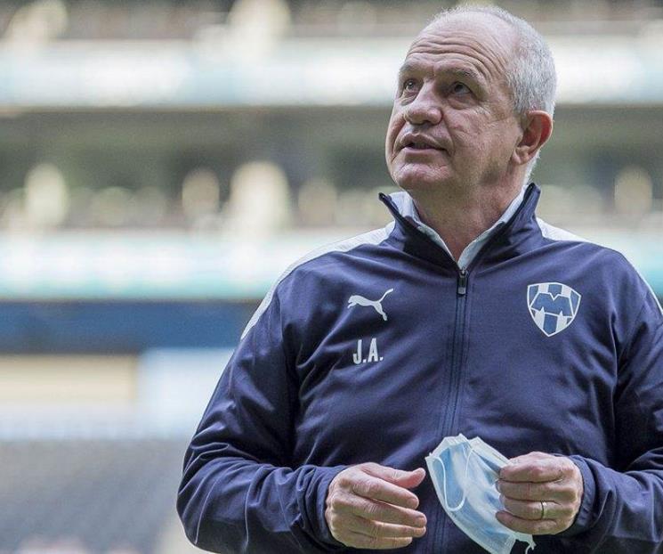 Cumple Aguirre con Rayados