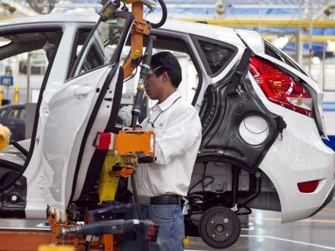 Empleo en industria automotriz regresa a niveles pre Covid