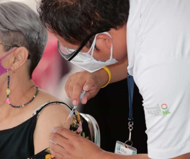 Colabora UDEM con vacunación en San Pedro