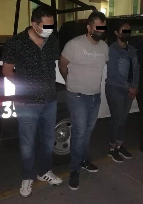 Detienen a 3 personas por tratar de manipular un cajero