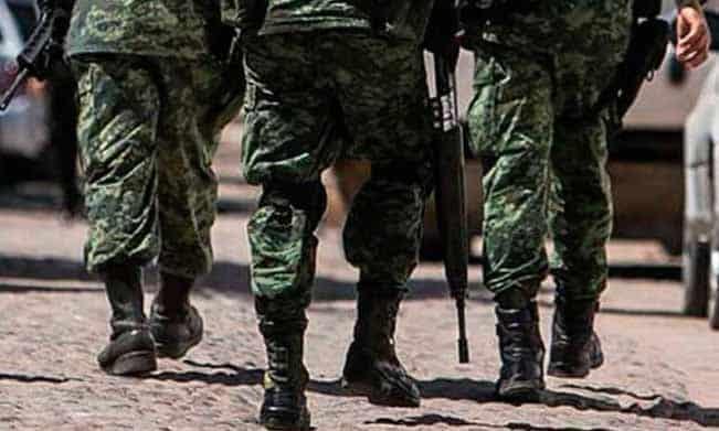 Vinculan a proceso a dos militares