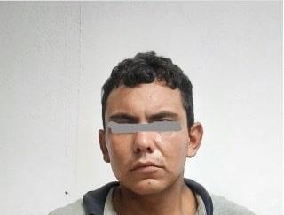 Arrestan a hombre por robar motocicleta en centro comercial