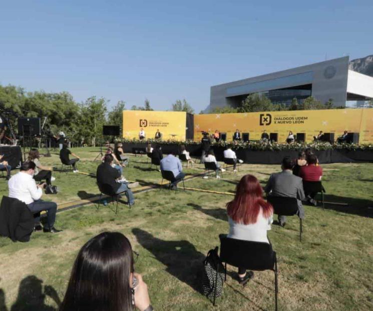 Exponen candidatos de Santa Catarinsa propuestas en la UDEM