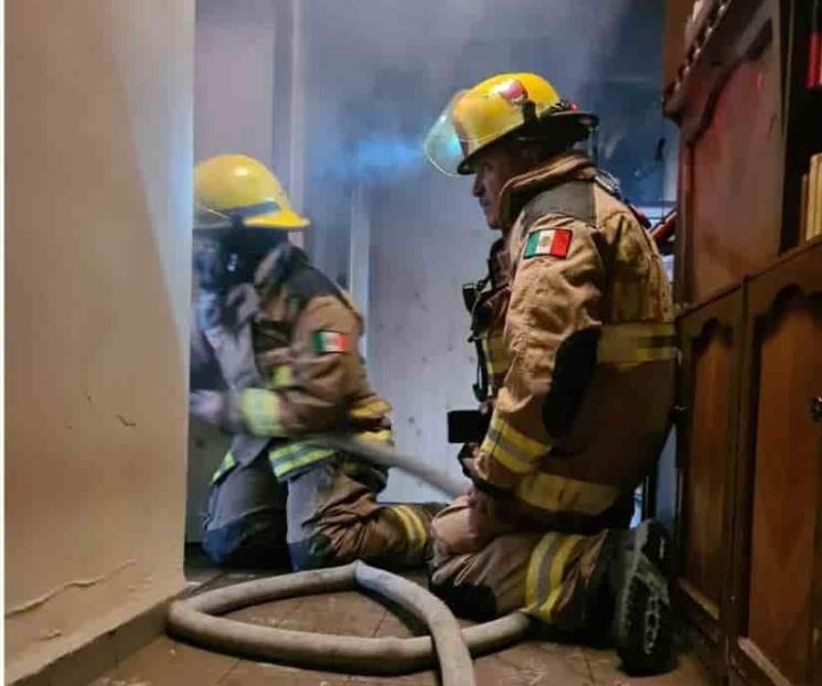 Arde casa en San Pedro