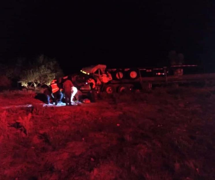 Vuelca tráiler en Galeana