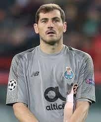 Hospitalizan a Iker de nuevo por dolor en el pecho
