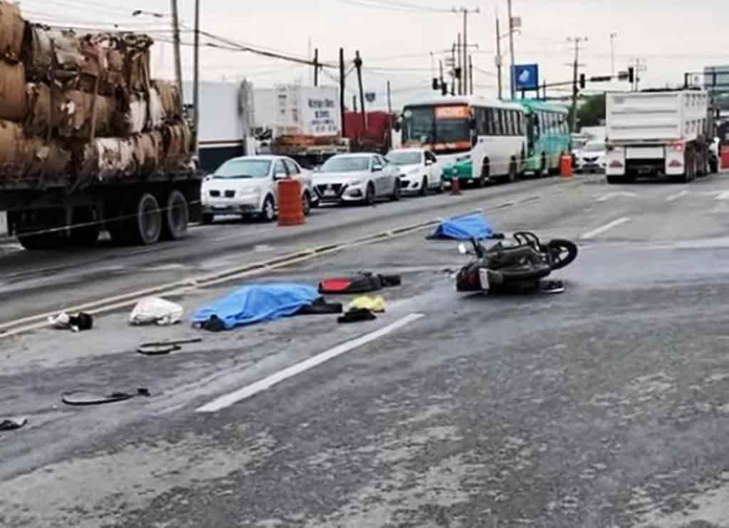Una pareja que viajaba en una motocicleta perdió la vida al ser arrollado por un tráiler