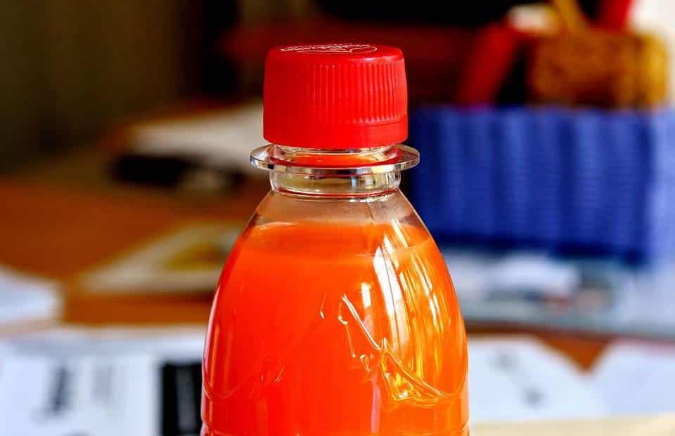 Tienen aguas de sabor más azúcar que un refresco