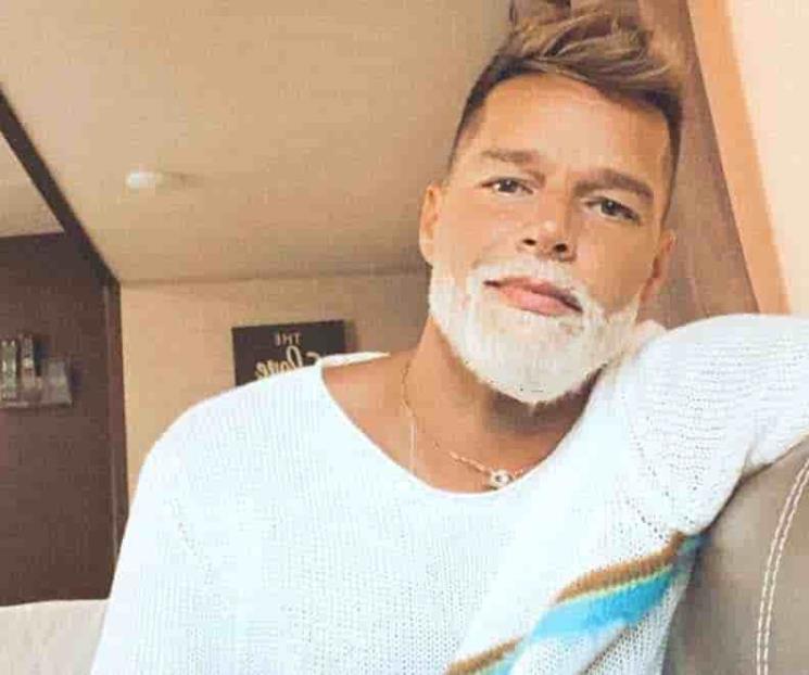 Llama Ricky Martin a parar violencia de género