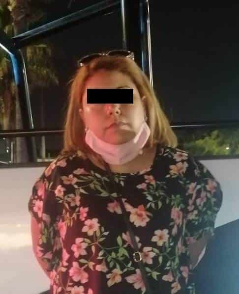 La pareja ingresó a un centro comercial para robar mercancía