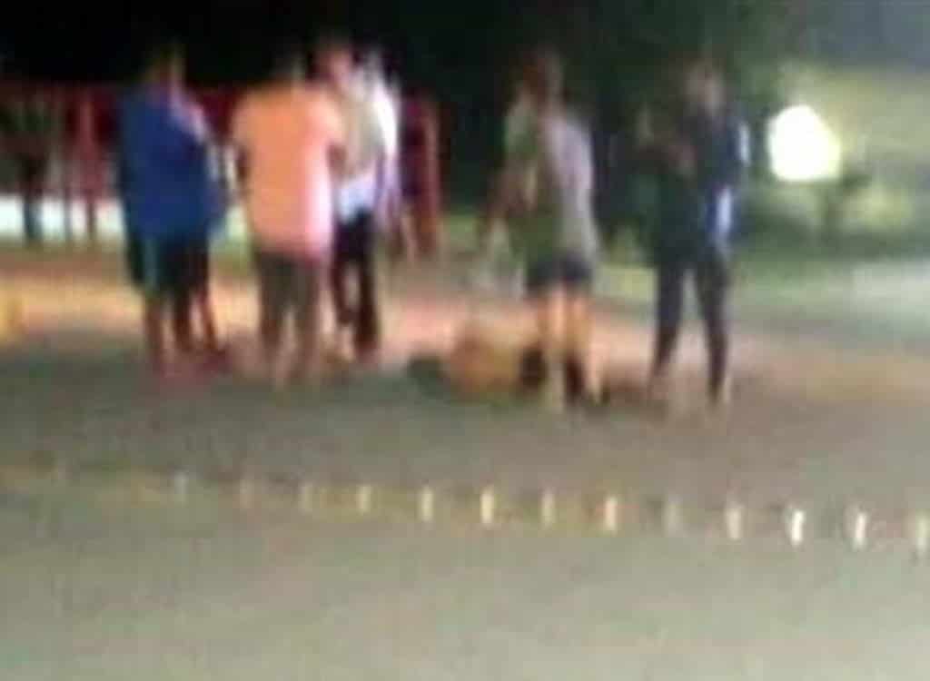 El hombre se encuentra grave después de ser golpeado con una piedra en la cabeza, por su esposa