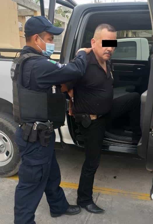 Los detuvieron tras darse a la fuga con una puerta de forja que robaron de un negocio