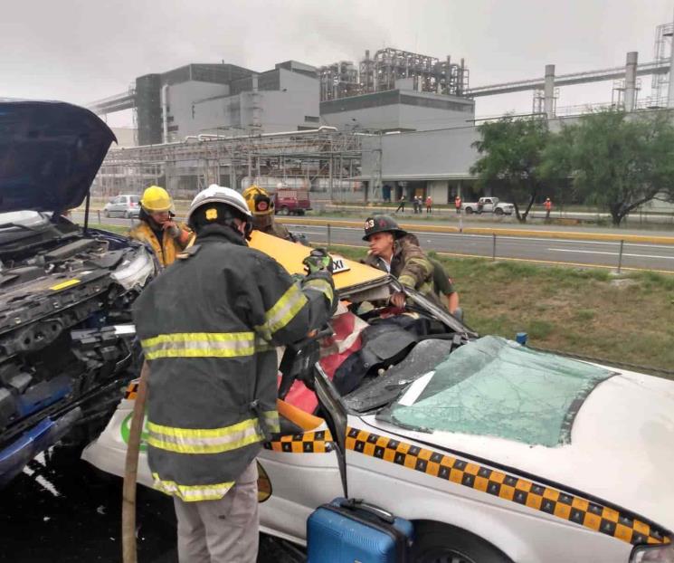 Muere pasajera de taxi en choque en Guadalupe