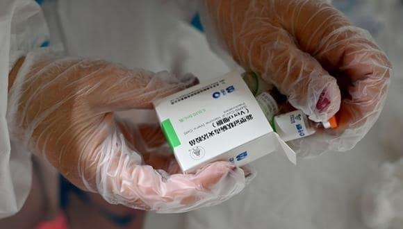 OMS aprueba uso de emergencia de vacuna Sinopharm