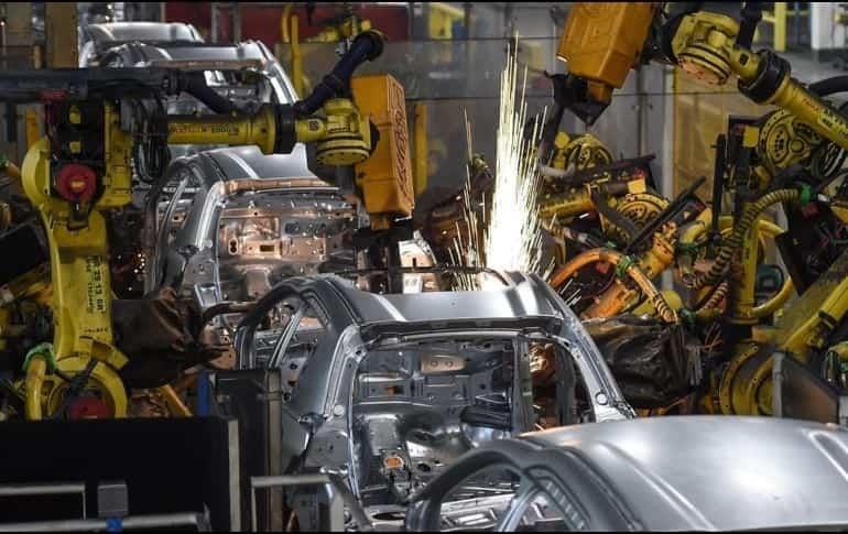 Producción automotriz revierte su peor caída por Covid