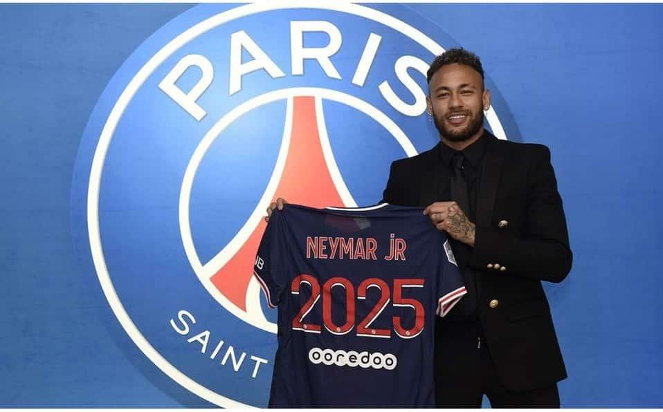 Renueva Neymar con PSG hasta 2025