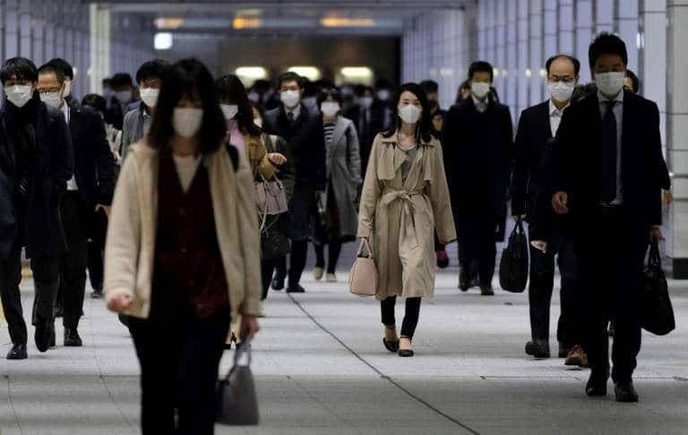 Prolonga Japón emergencia por Covid-19; en India no da tregu
