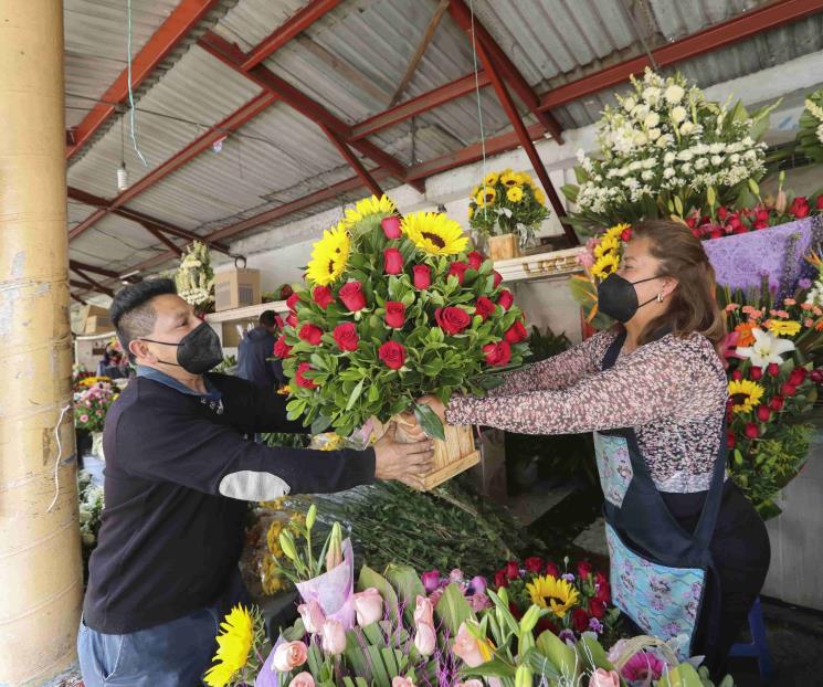 Floristas esperan dejar atrás desplome de 2020