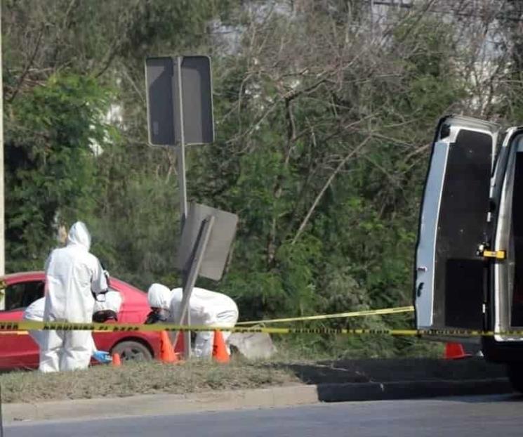 Cae de moto y pierde la vida