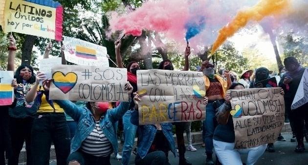 Siguen desaparecidos cientos en Colombia