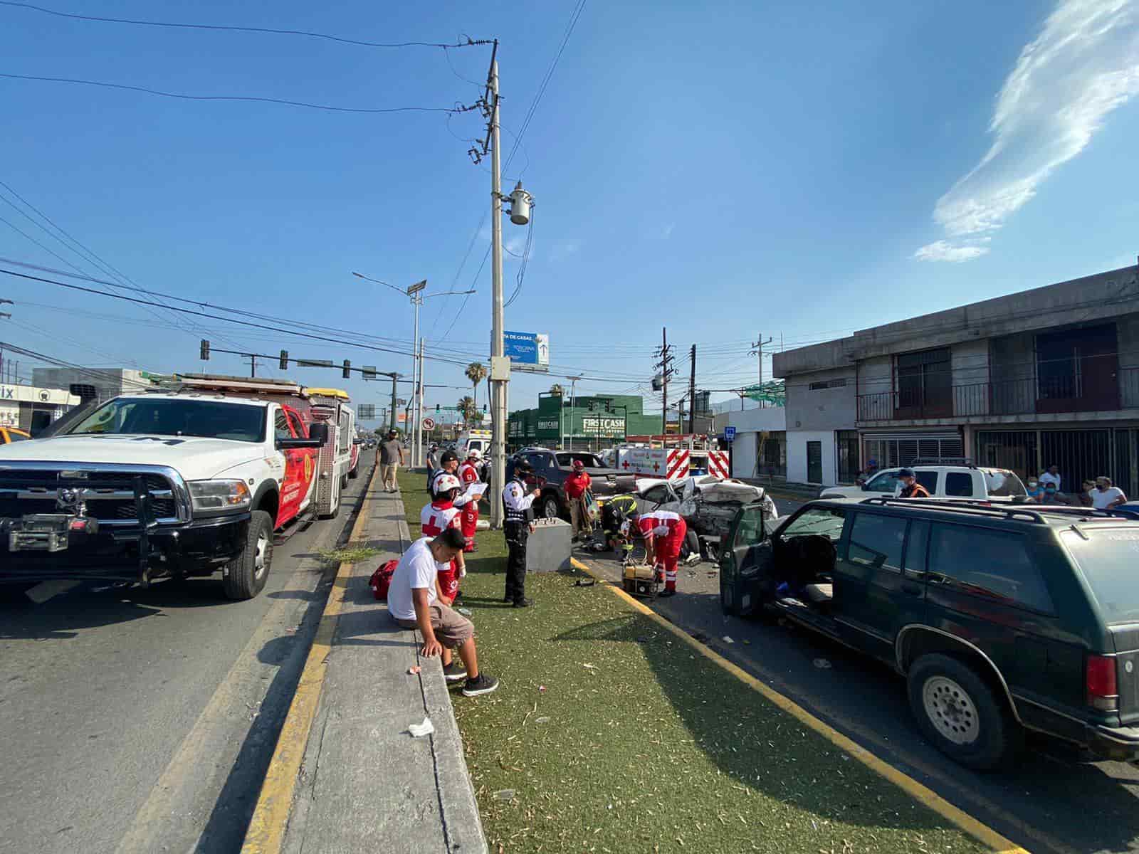 Ocasionó un choque múltiple en la avenida Ruiz Cortines, dejando un saldo de cuatro lesionados y cuantiosos daños materiales.