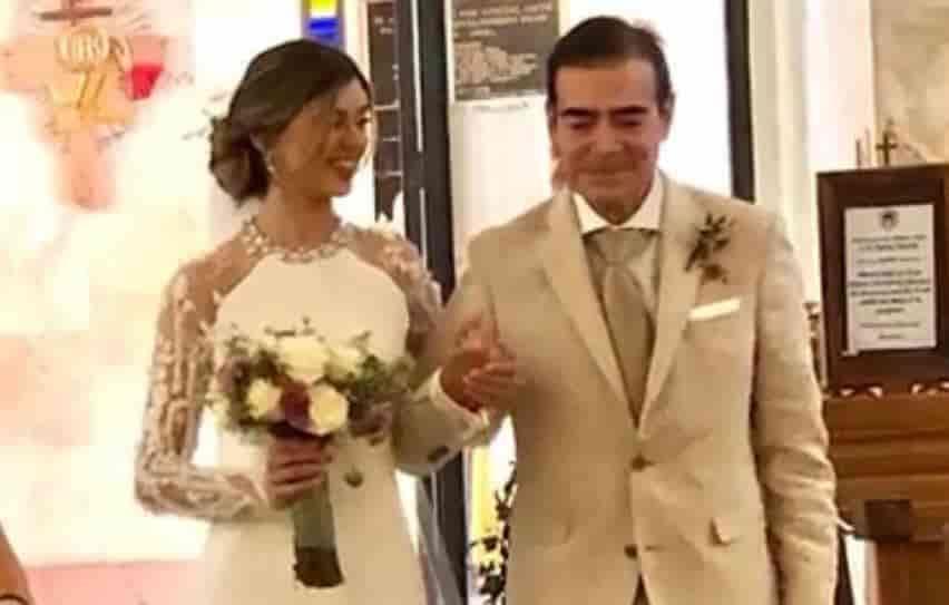 Toño Mauri entrega a su hija en el altar