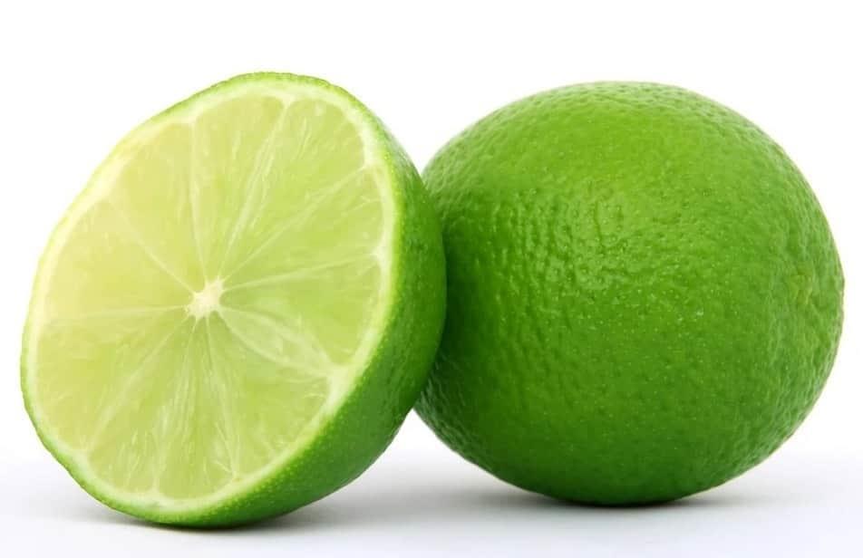 Limón, el mejor aliado para limpiar la cocina
