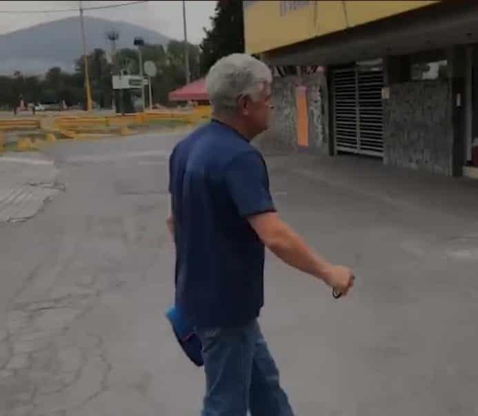Acude Ricardo Ferretti al UNI y recoge pertenencias