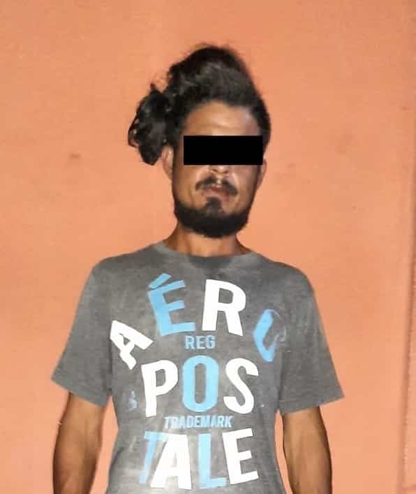 Fue señalado por su pareja como quien le agrediera física y verbalmente, así como amenazarla de muerte con un cuchillo