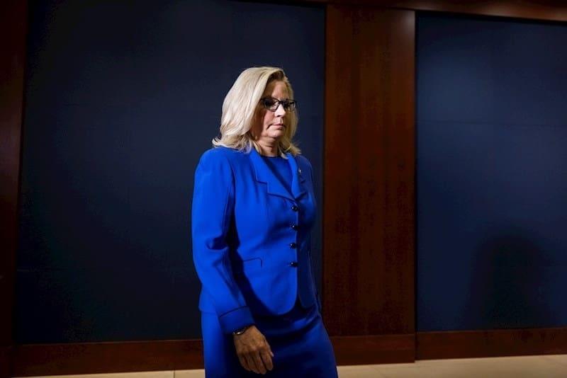 Destituyen republicanos a Liz Cheney