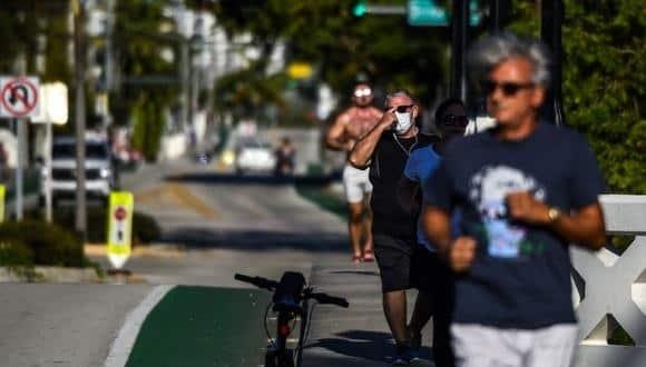 Estados Unidos permitirá a vacunados salir sin mascarillas