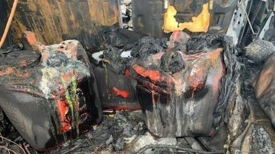 Se incendia Hummer con bidones de gasolina al interior en EU Se incendia Hummer con bidones de gasolina al interior en EU