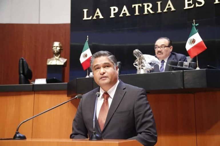 Regresa Víctor Fuentes a la bancada del PAN Regresa Víctor Fuentes a la bancada del PAN