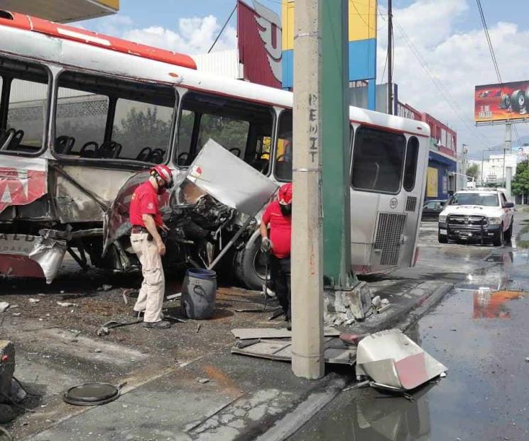 Deja choque de camión tres heridos