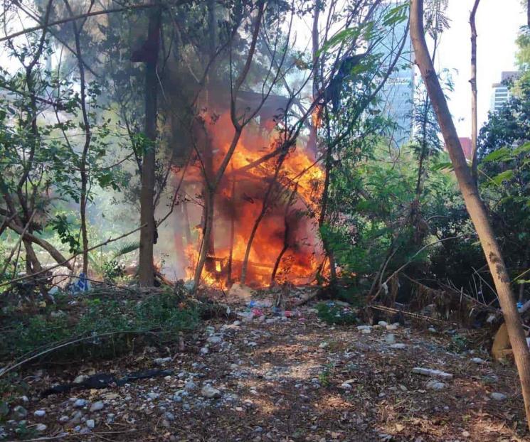 Arde casa de indigente