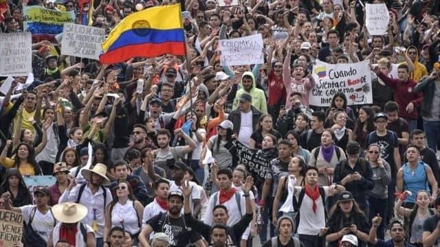 Crecen protestas contra Iván Duque tras abusos policiales Crecen protestas contra Iván Duque tras abusos policiales