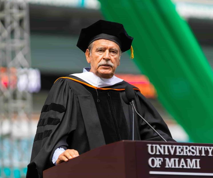 Fox presume reconocimiento honoris causa Fox presume reconocimiento honoris causa