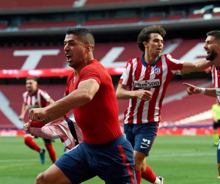 Entrega Suárez liderato al Atlético Entrega Suárez liderato al Atlético